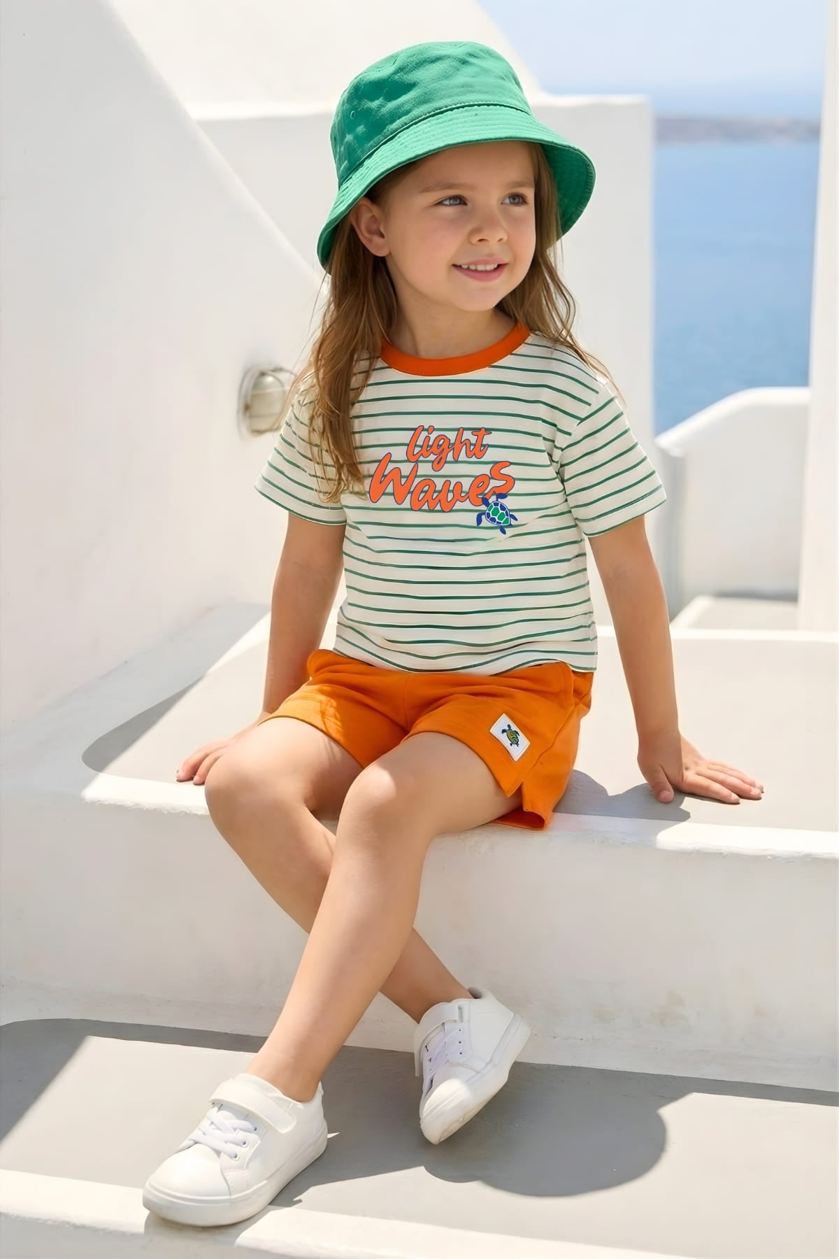 Kız Çocuk Çizgili T-shirt ve Şort Takım