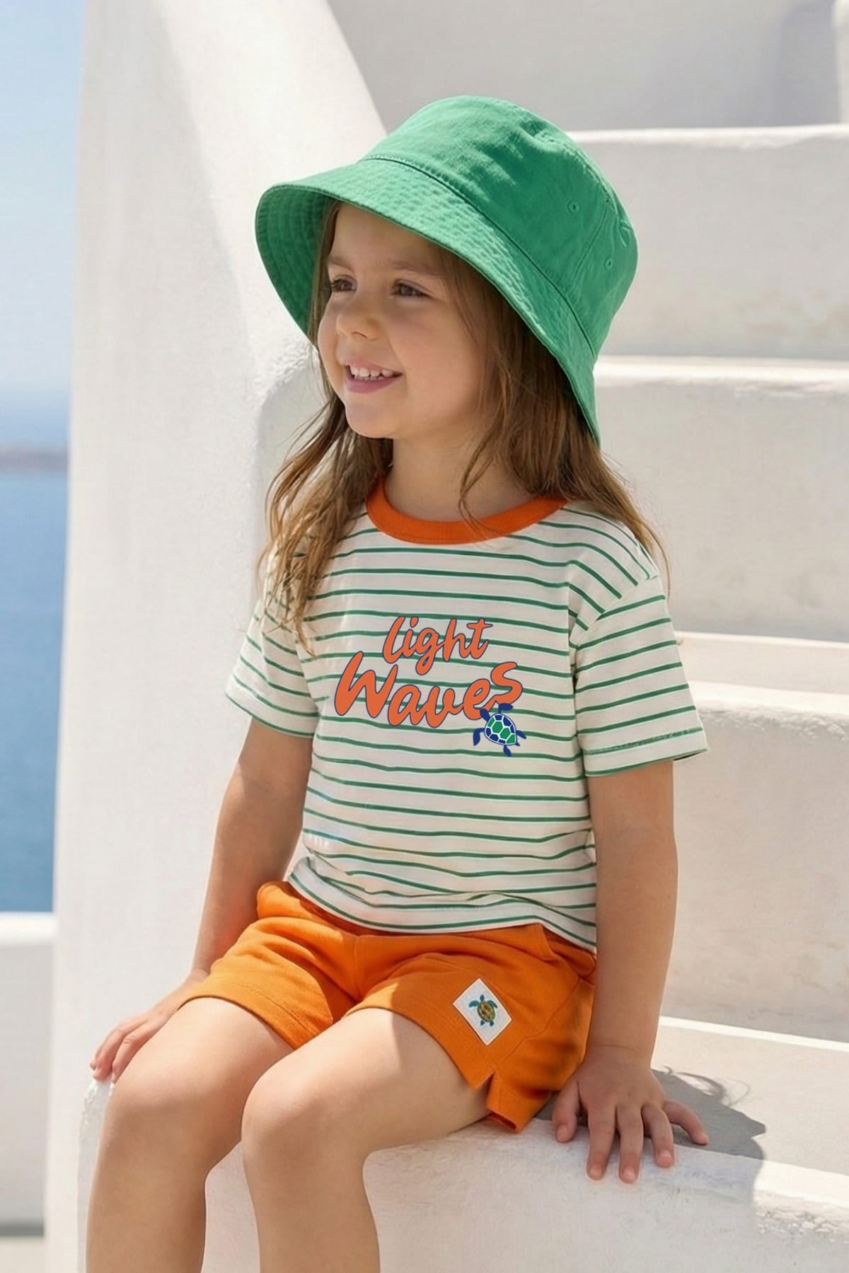 Kız Çocuk Çizgili T-shirt ve Şort Takım