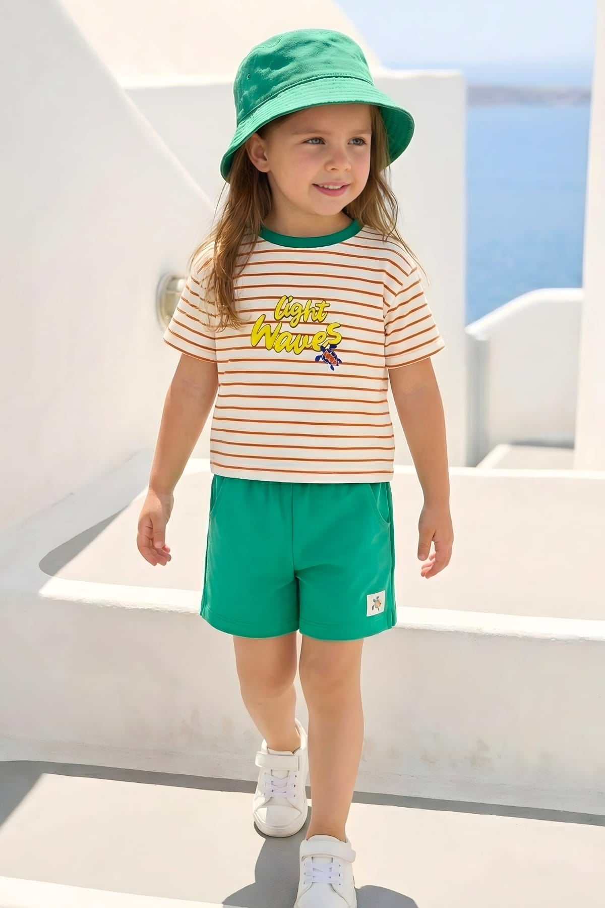 Kız Çocuk Çizgili Tişört ve Şort Takım
