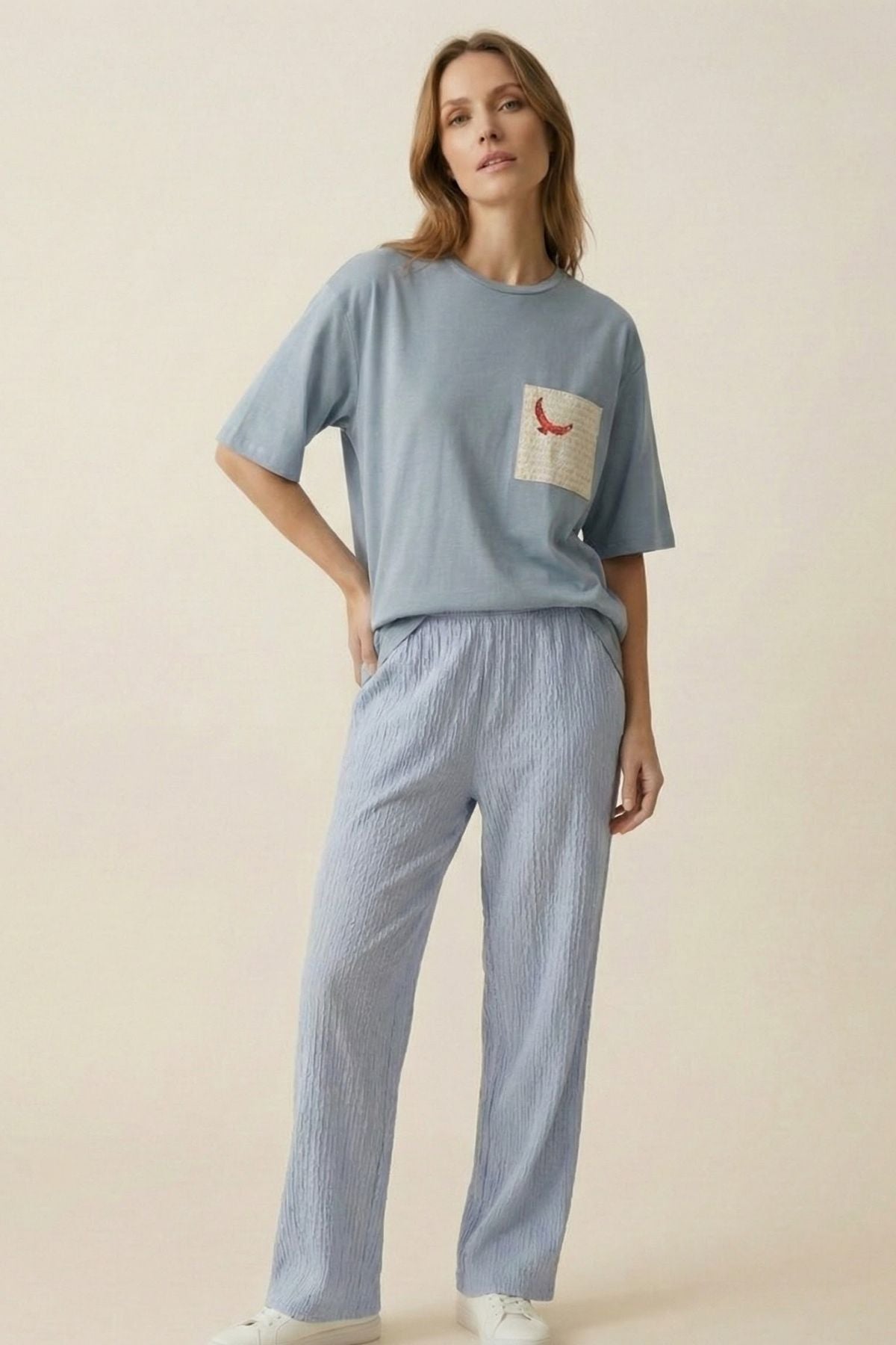 Çizgili Pantolon Ve Baskılı T-shirt Takım