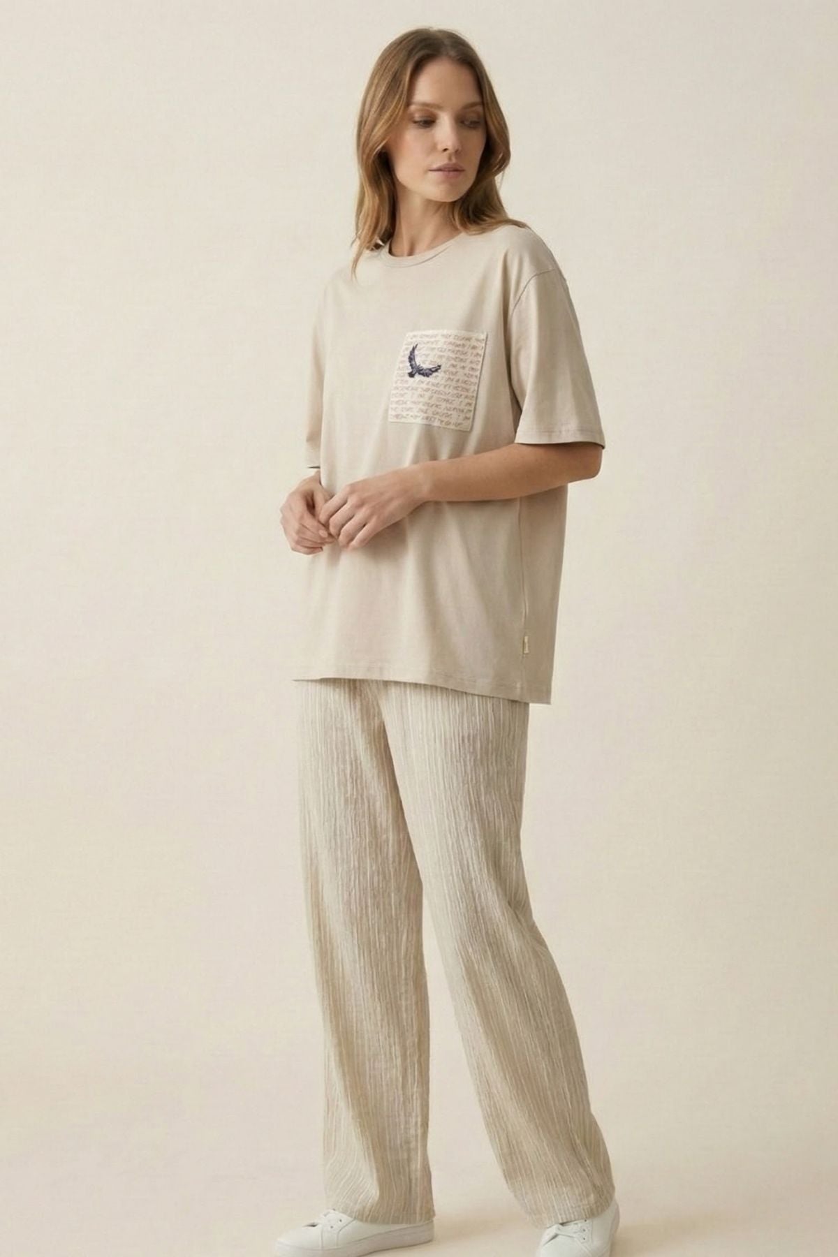 Çizgili Pantolon Ve Baskılı T-shirt Takım
