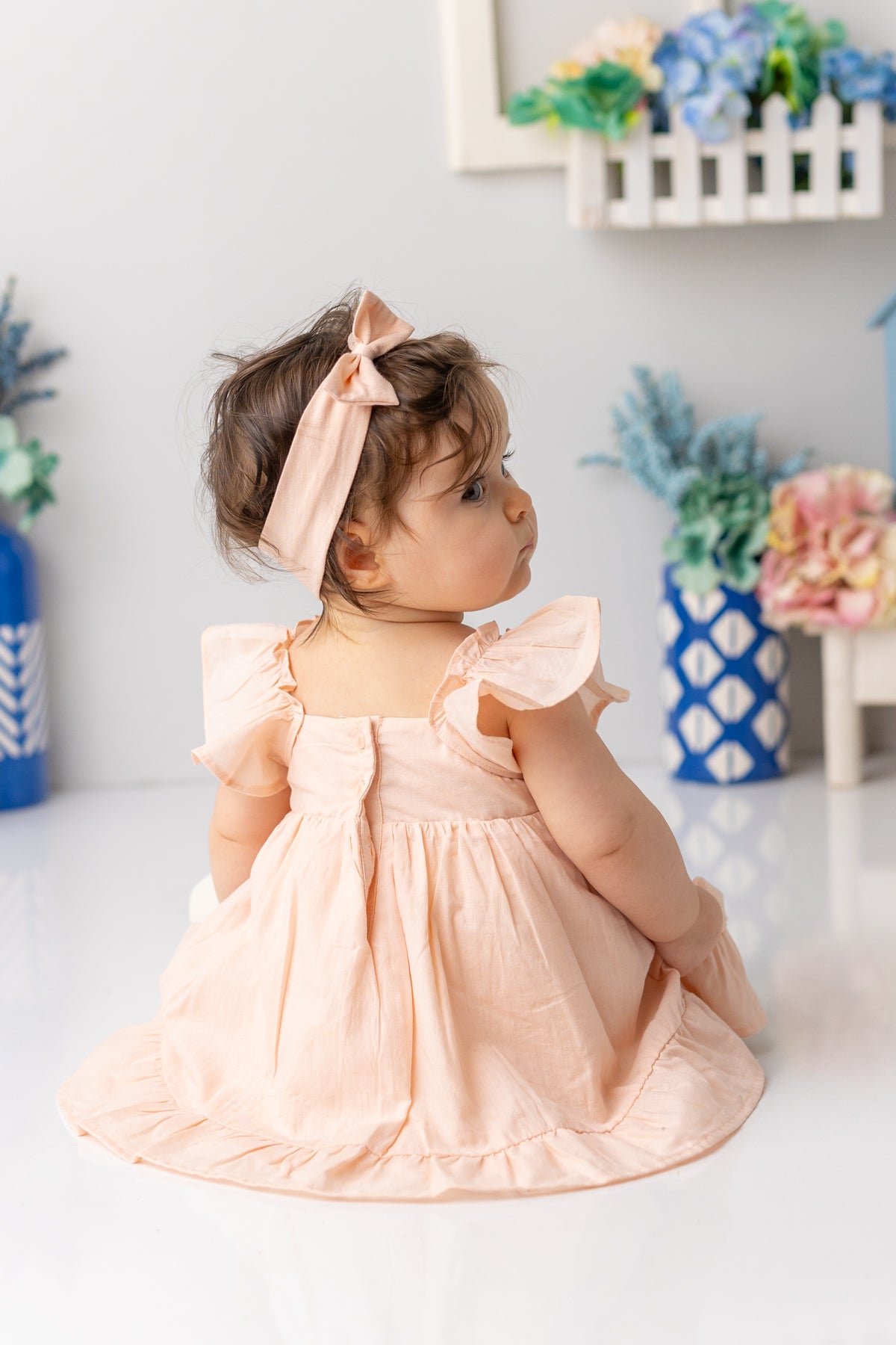 Kız Bebek Yakası ve Eteği Fırfırlı Nakışlı Vual Elbise