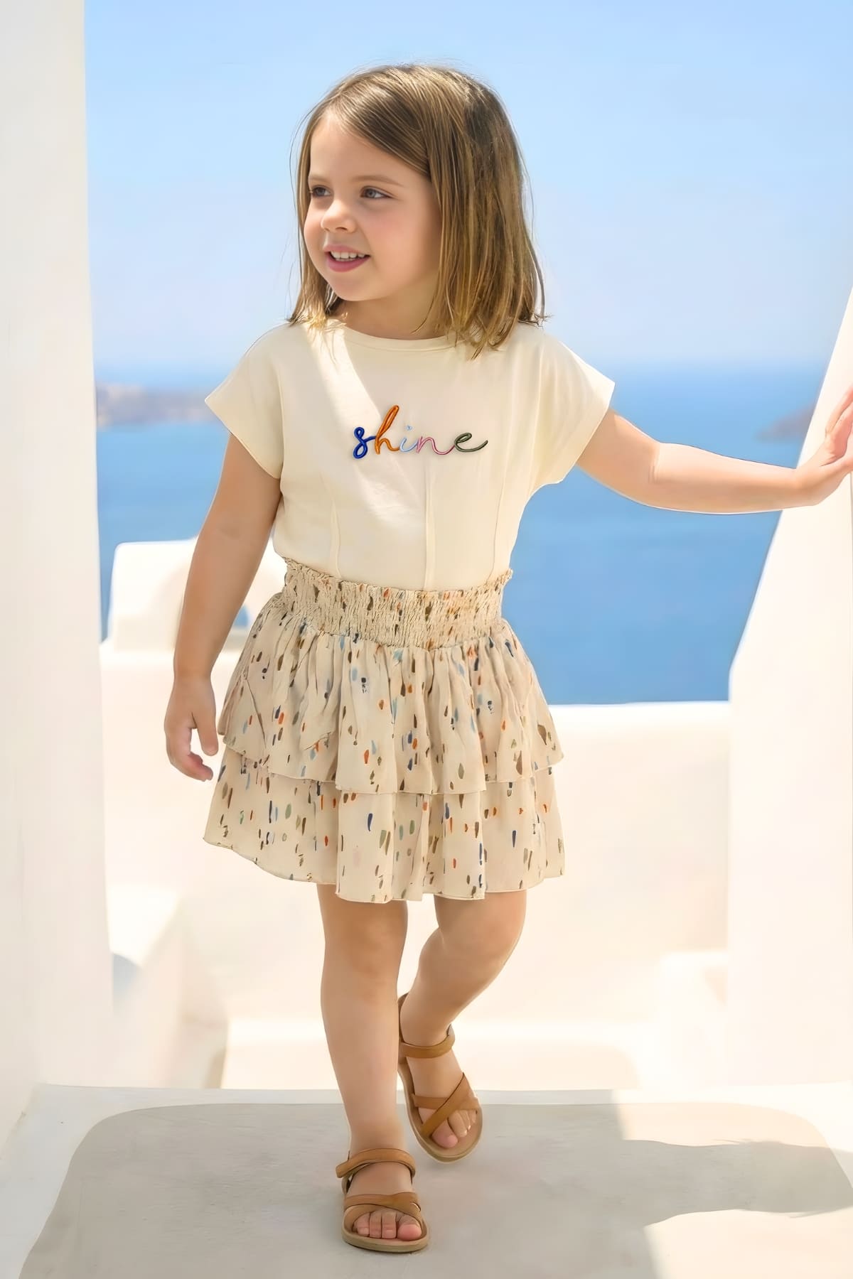 Kız Çocuk Nakışlı T-shirt ve Etek Takım