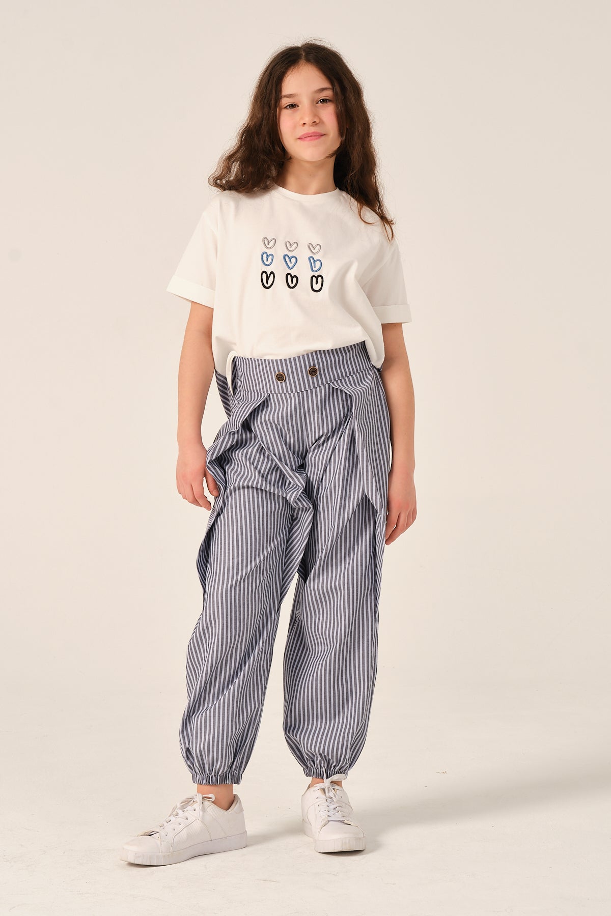 GENC KIZ COCUK KALP NAKISLI T-SHIRT