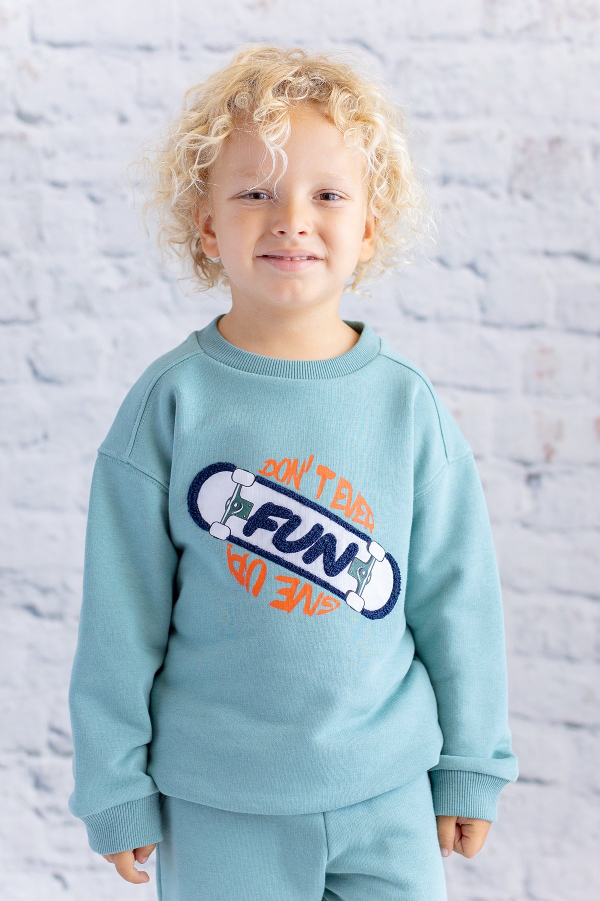 Erkek Çocuk Baskı Nakış Detaylı Sweatshirt