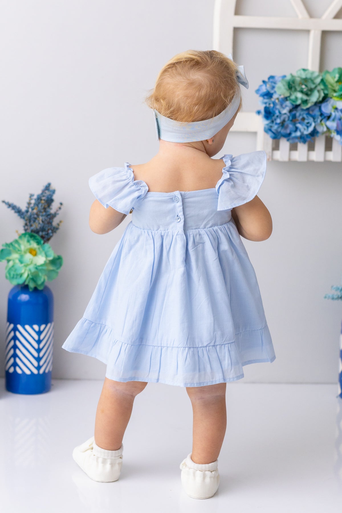 Kız Bebek Yakası ve Eteği Fırfırlı Nakışlı Vual Elbise
