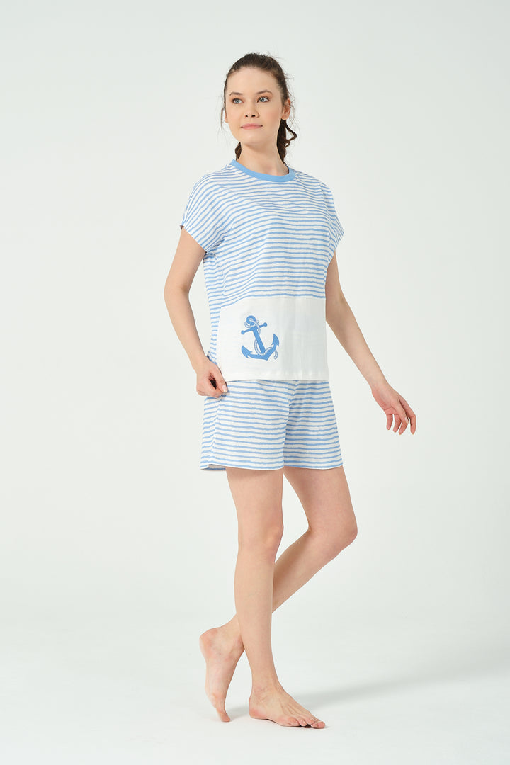 Kadın Çizgili Desenli Nakış detaylı Şortlu Pijama Takımı