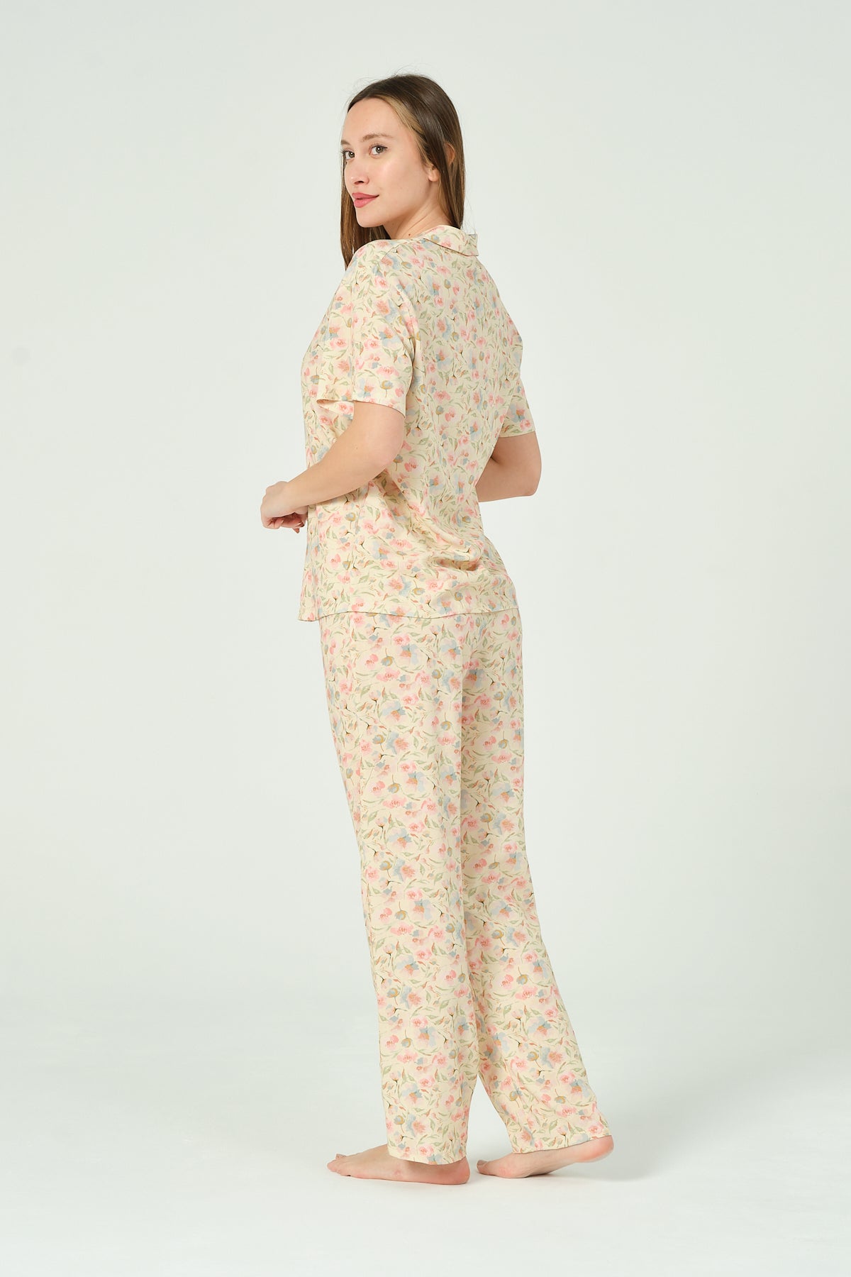 Kadın  Karışık Çiçek Desenli Pijama Takımı
