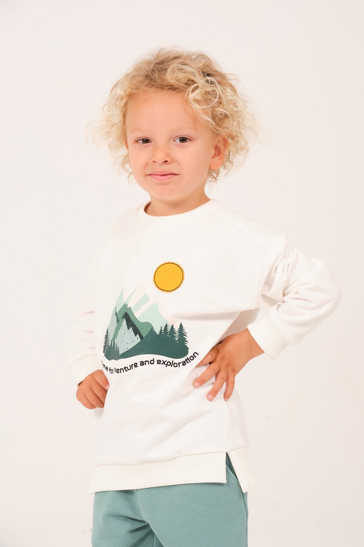 Erkek Çocuk Baskı Nakış Detaylı Sweatshirt