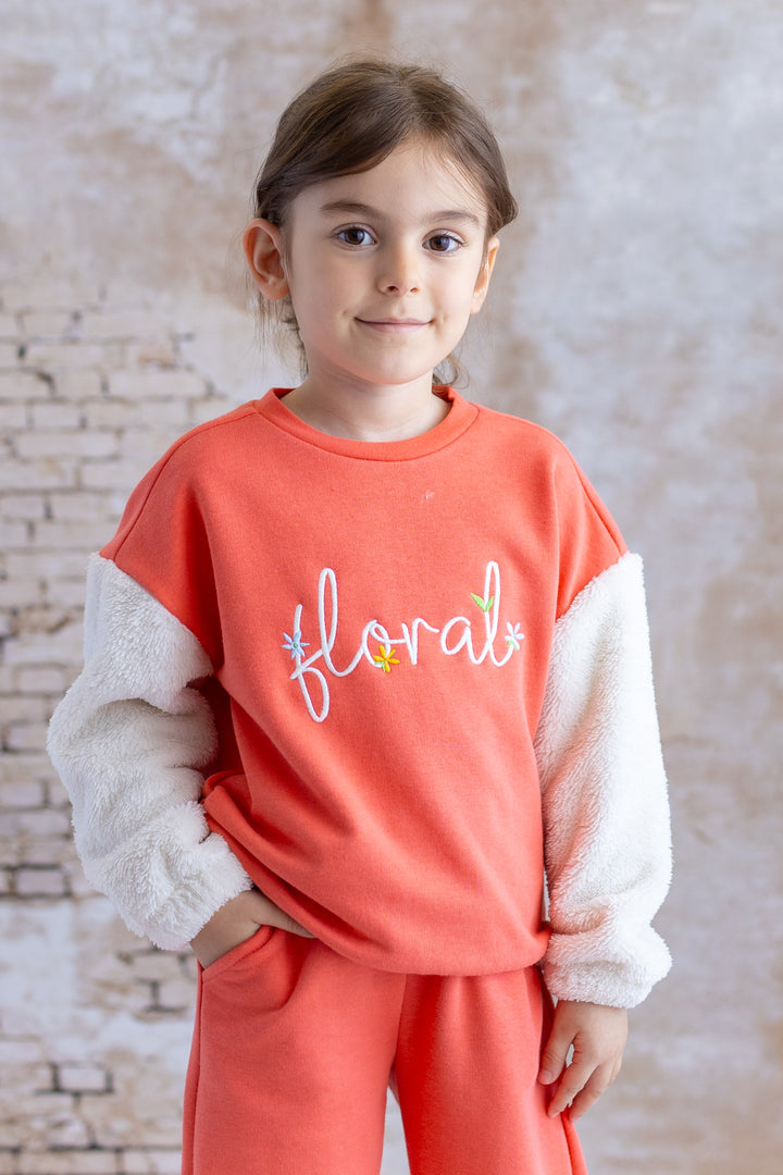 Kız Çocuk Peluş Kol Detaylı Nakışlı Sweatshirt