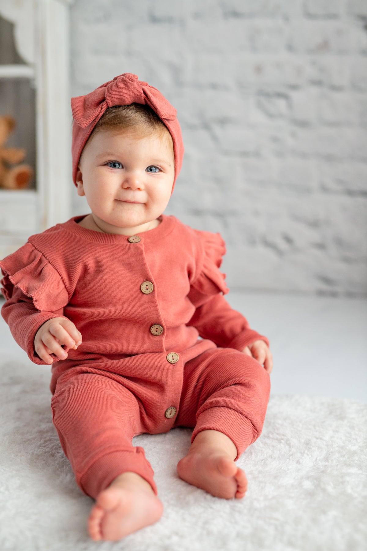 Kiz Bebek Gots Sertifikali %100 Organik Pamuk Kollari Firfirli Tulum ve Bandana Takim