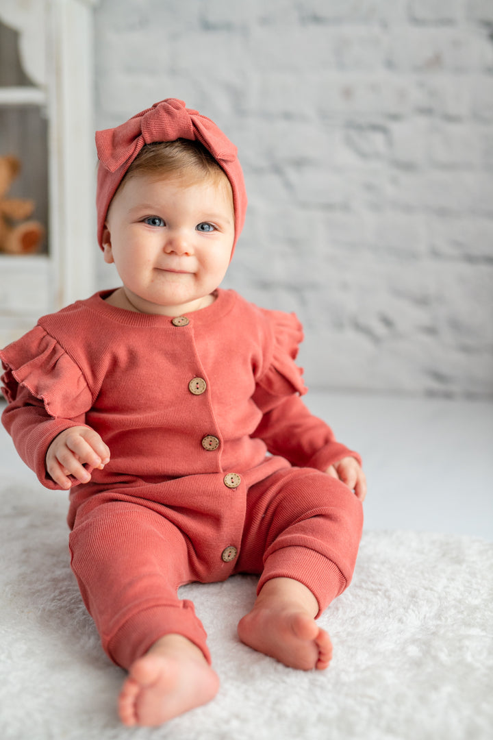 Kiz Bebek Gots Sertifikali %100 Organik Pamuk Kollari Firfirli Tulum ve Bandana Takim